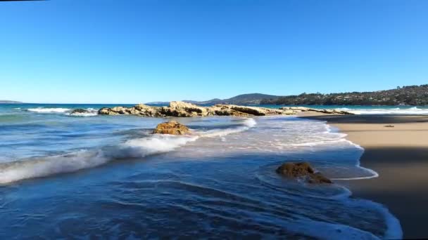 Beautiful Scenery Australian Beach Thick Native Vegetation Shot Kington Beach — Stock Video