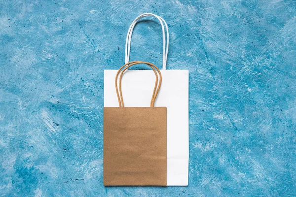 Shopping Bag Carta Diverse Dimensioni Colori Concetto Branding Concorrenza Nel — Foto Stock