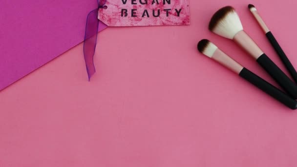 Brushion Free Beauty Products Concept Vegan Μήνυμα Ομορφιάς Στην Ετικέτα — Αρχείο Βίντεο