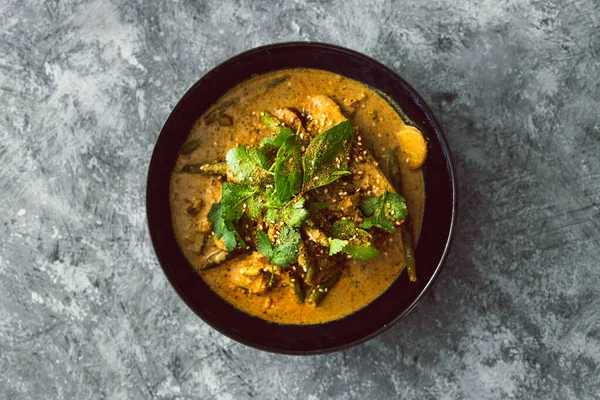 Curry Tempeh Vegan Com Água Castanha Feijão Verde Ervas Frescas — Fotografia de Stock