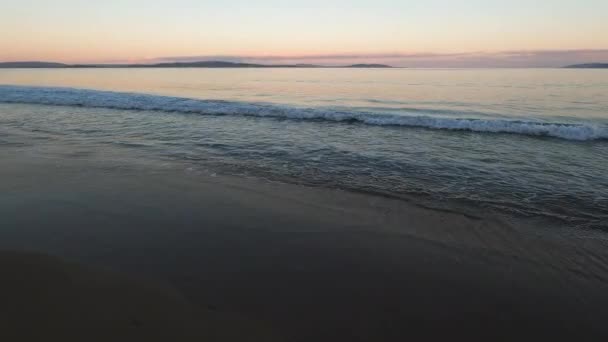 Mjuk Pastell Tonad Solnedgång Över Stilla Havet Stranden Tasmanien Australien — Stockvideo