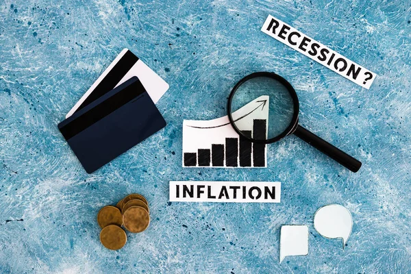 Inflációs Szöveg Grafikon Amely Árakat Mutatja Nagyító Üvegérmékkel Körülvett Fizetési — Stock Fotó