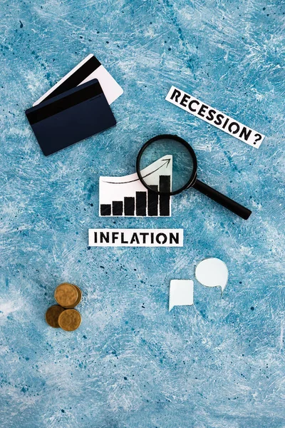 Inflációs Szöveg Grafikon Amely Árakat Mutatja Nagyító Üvegérmékkel Körülvett Fizetési — Stock Fotó