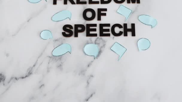 Svoboda Projevu Konceptuální Obraz Text Obklopený Skupinou Různých Komických Bublin — Stock video