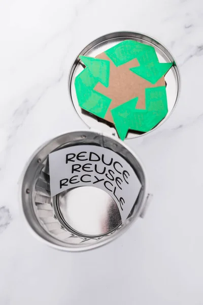 Geri Dönüşüm Işaretini Mini Çöp Kutusu Geri Dönüşüm Simgesi Sürdürülebilirlik — Stok fotoğraf
