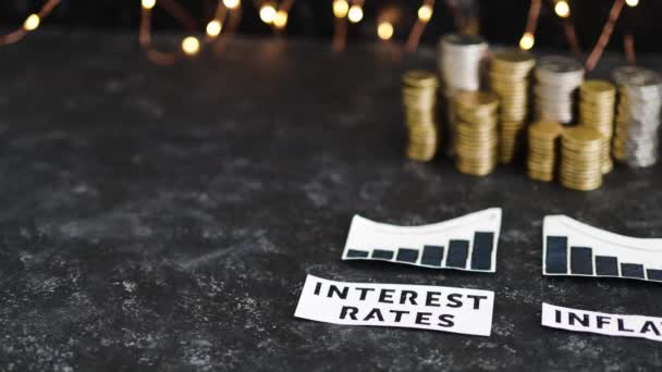 Zinssätze Und Inflationstexte Und Grafiken Die Steigende Zinssätze Und Sinkende — Stockvideo
