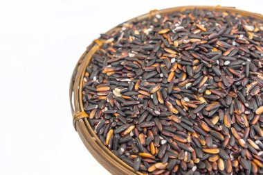 Beyaz arka plan boşluk ile Tayland pirinç yasemin berry