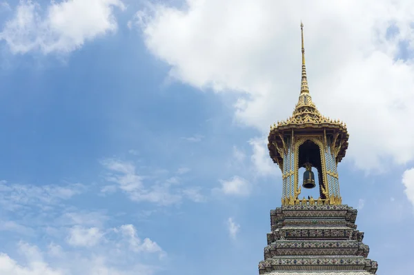 El templo en el área del Gran Palacio. Bangkok, Tailandia . — Foto de Stock