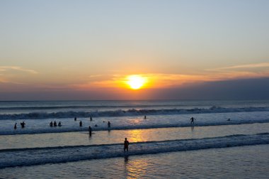 güzel deniz manzarası günbatımı