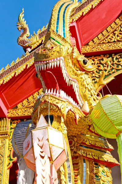 Nak Thai templo escadas — Fotografia de Stock