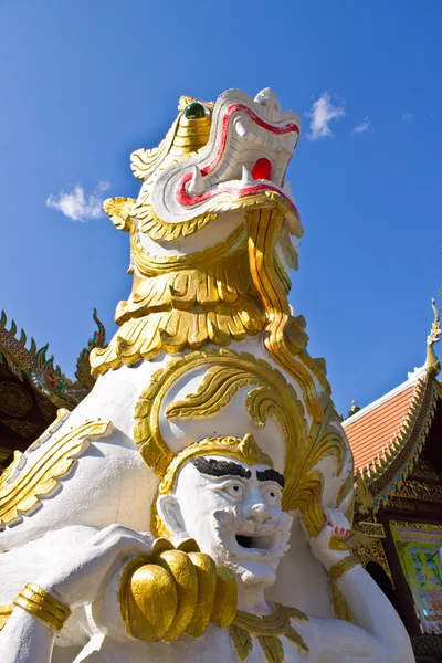 Singha Thai statue del tempio — Foto Stock