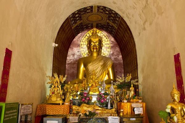 Buddha statue in Chedi, Wat Chet Yot — Stock Photo, Image