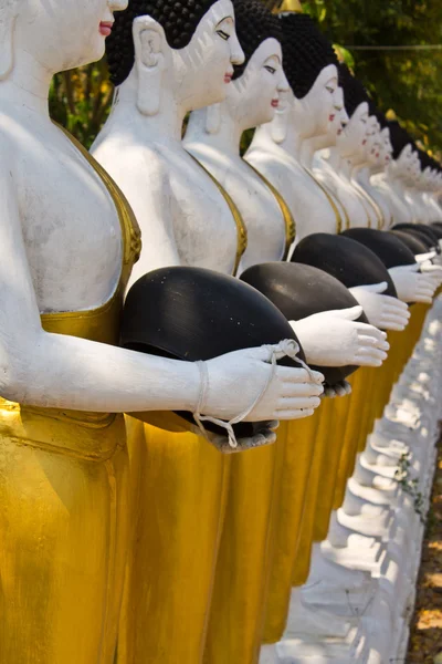 Boeddhabeelden in wat changkhum — Stockfoto