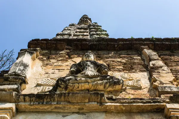 Anioł na ścianie w chedi, wat wa jod w chiangmai — Zdjęcie stockowe