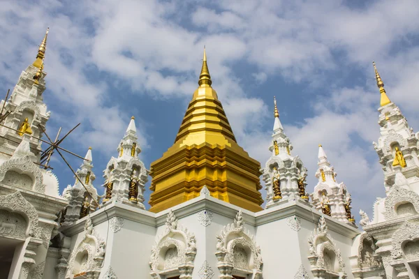 Chedi en Wat Sri Don Moon, Chiangmai Tailandia — Foto de Stock