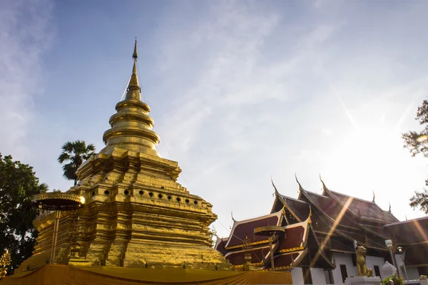 Wat Pra That Chomthong vora vihan in Morning , Chedi — Stock Photo, Image