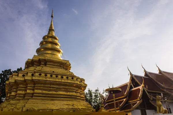 WAT pra o chomthong vora vihan sabah — Stok fotoğraf