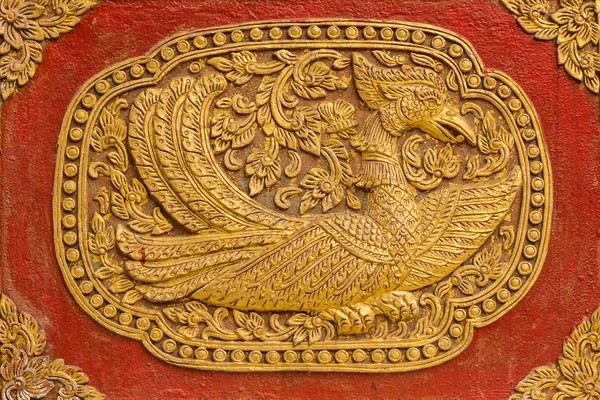 Scultura murale del cigno su Ubosot a Wat Saen Fang, Chiangmai — Foto Stock