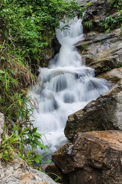 Hauykeaw waterval in doi suthep-pui nationnal park, chaingmai — Stockfoto