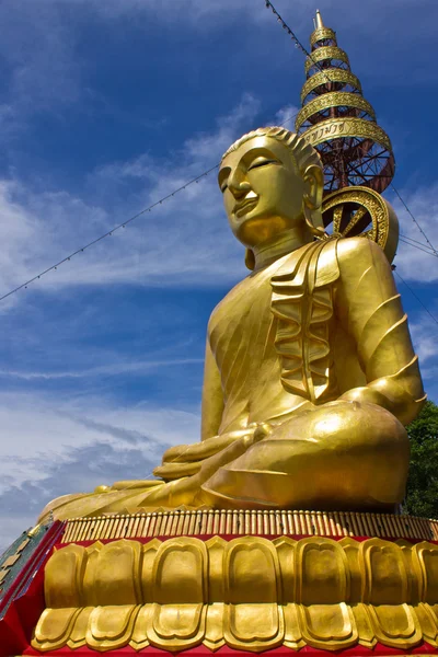 Lato della più grande immagine di buddha In wat Phrataddoitae — Foto Stock