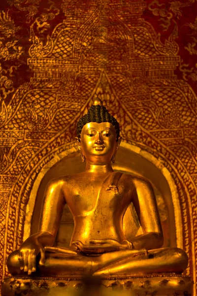 Buda em Wat Phra Singh, Chiangmai — Fotografia de Stock