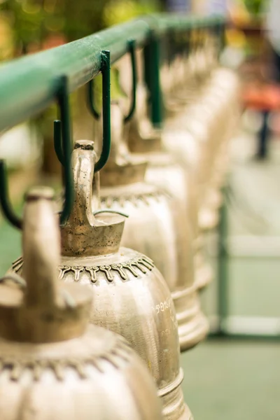 Campana de bronce en el templo — Foto de Stock