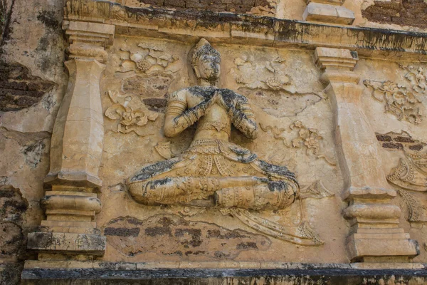 Engel op de muur in chedi, wat ched yod in chiangmai — Stockfoto