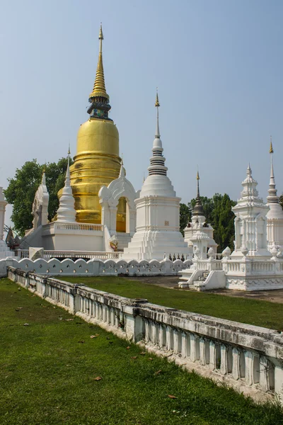 Chedi en Wat Suandok — Foto de Stock