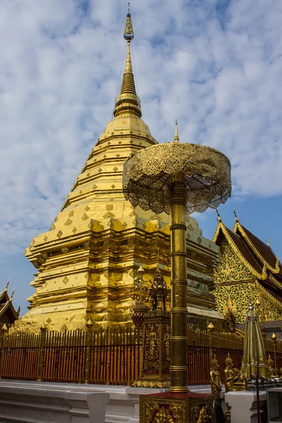 Wat Phrathat Doi Suthep templo en Chiang Mai, Tailandia —  Fotos de Stock