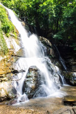 Tad mork su düşmek maerim, chiangmai, Tayland