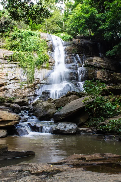 Tad mork su düşmek maerim, chiangmai, Tayland