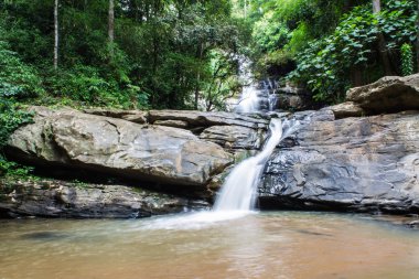 Tad mork su düşmek maerim, chiangmai, Tayland