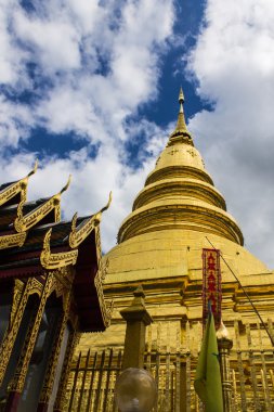 Golden pagoda, phra lamphun yılında bu hariphunchai