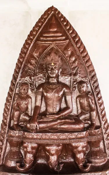 Boeddha standbeeld in wat phra dat hariphunchai, lamphun — Stockfoto