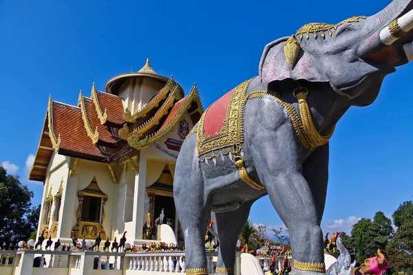 Monument av kung naresuan — Stockfoto