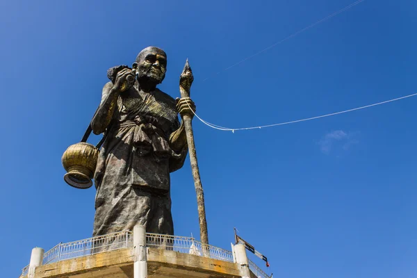 Luang pu thuat Statue in wat maetakrai — Stockfoto