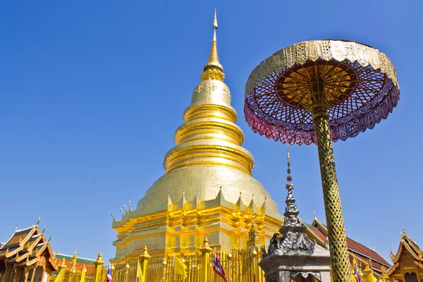 Tempio di Hariphunchai a Lumphun — Foto Stock