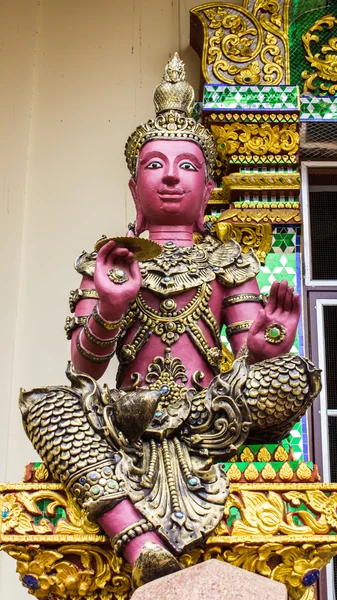 Tajski aniołów z cyklu broni w świątyni — Zdjęcie stockowe