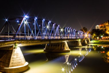 demir köprü gece-chiangmai, Tayland