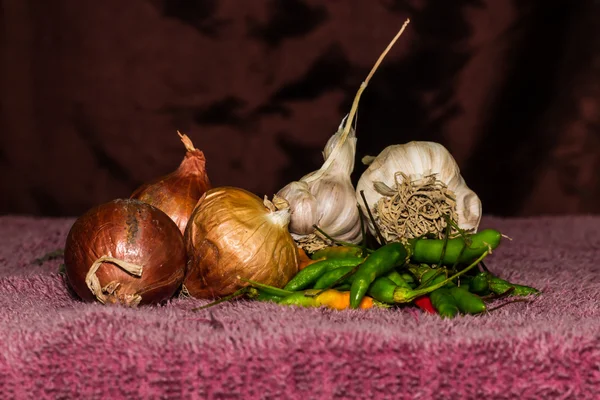 Naturaleza muerta - Surtido de verduras frescas — Foto de Stock