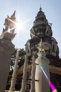 Pagoda wat kru toa, chiangmai Tayland güneş ışığı ile