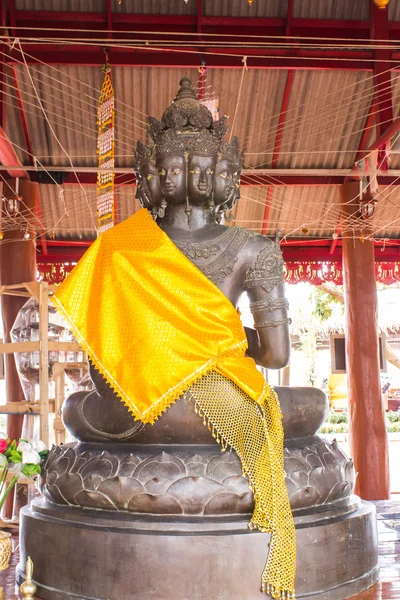 Buddha Neun-Kopf-Statue im thailändischen Tempel — Stockfoto