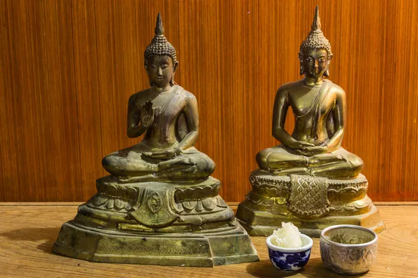 Fortsatt liv med Buddha-statue – stockfoto