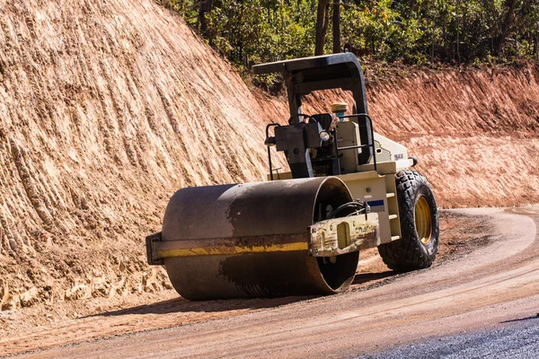 Road roller at work in Countryside — Stock Photo, Image