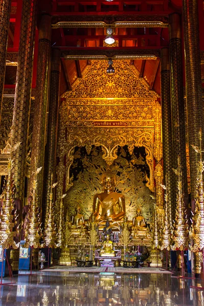 Statua di Buddha Nella Cappella, Wat Ban den Temple Maetang Chiangmai Thailandia — Foto Stock