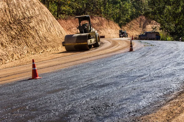 Road roller at work in Countryside — Stock Photo, Image