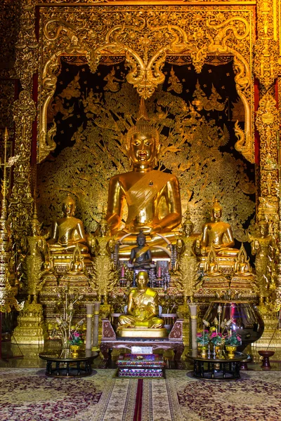 Buddha staty i kapell, wat ban den tempel maetang chiangmai thailändska — Stockfoto