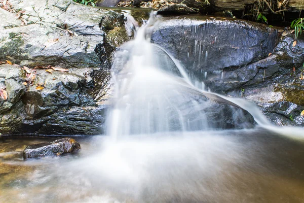Mon Tha Than Waterfall in Doi Suthep - Pui National Park, Chiangmai — Stock Photo, Image