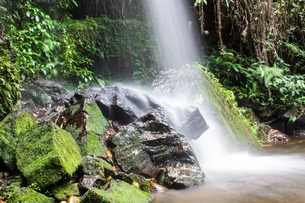 Mon Tha Than Waterfall In Doi Suthep - Pui National Park, Chiangmai — Stock Photo, Image