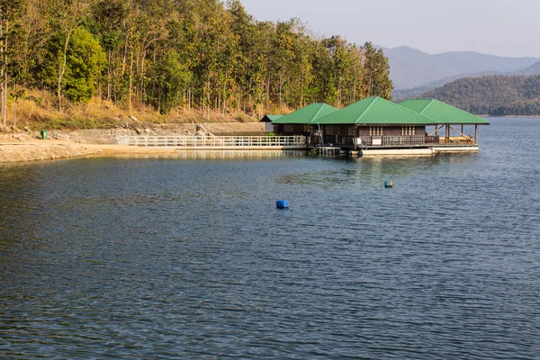 Péniche à Mae Ngad dam, Chiangmai Thaïlande — Photo